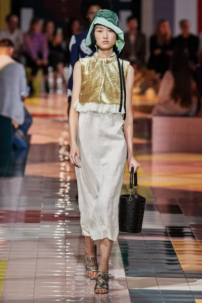 Look 34